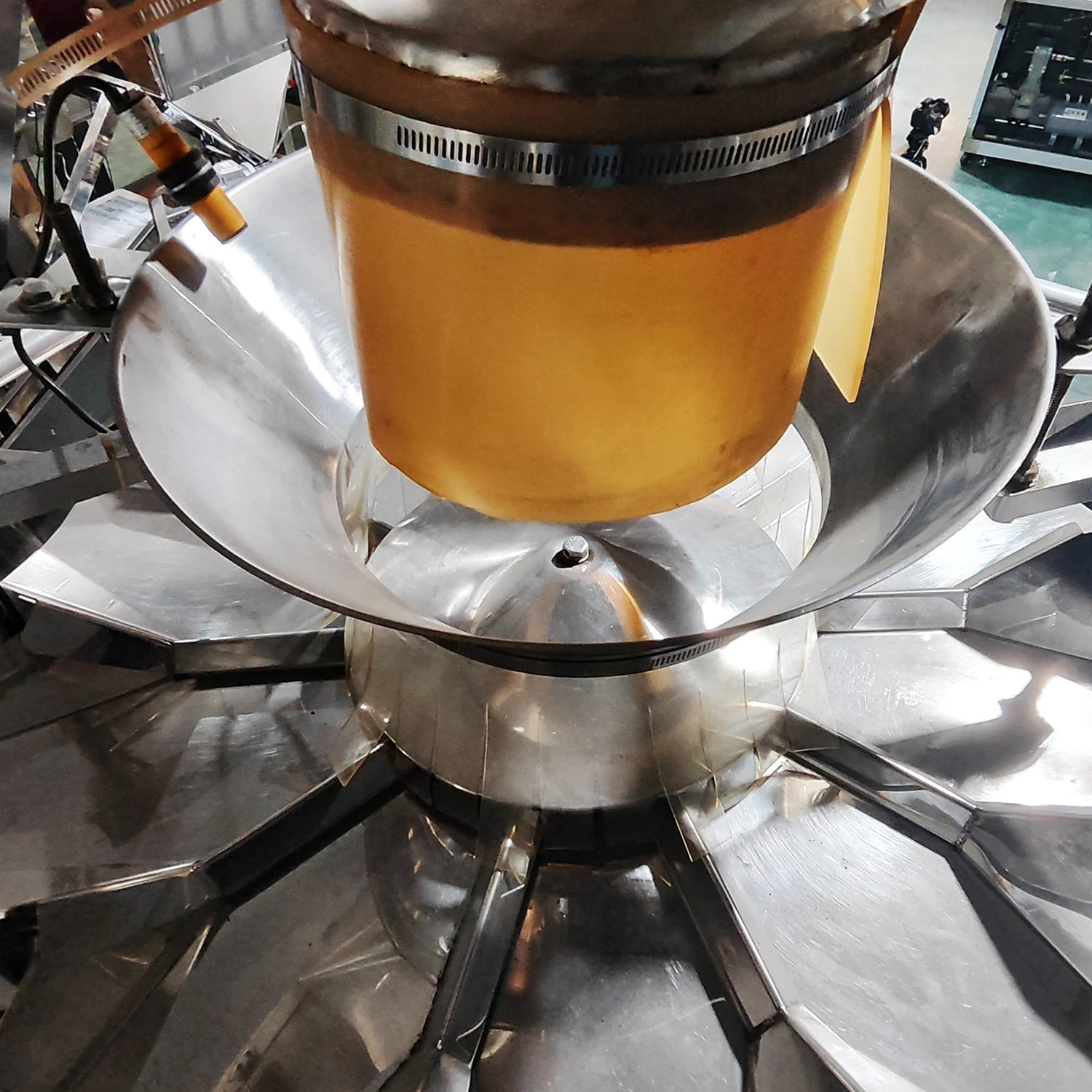 Fully automatic solid bag packaging machine production line