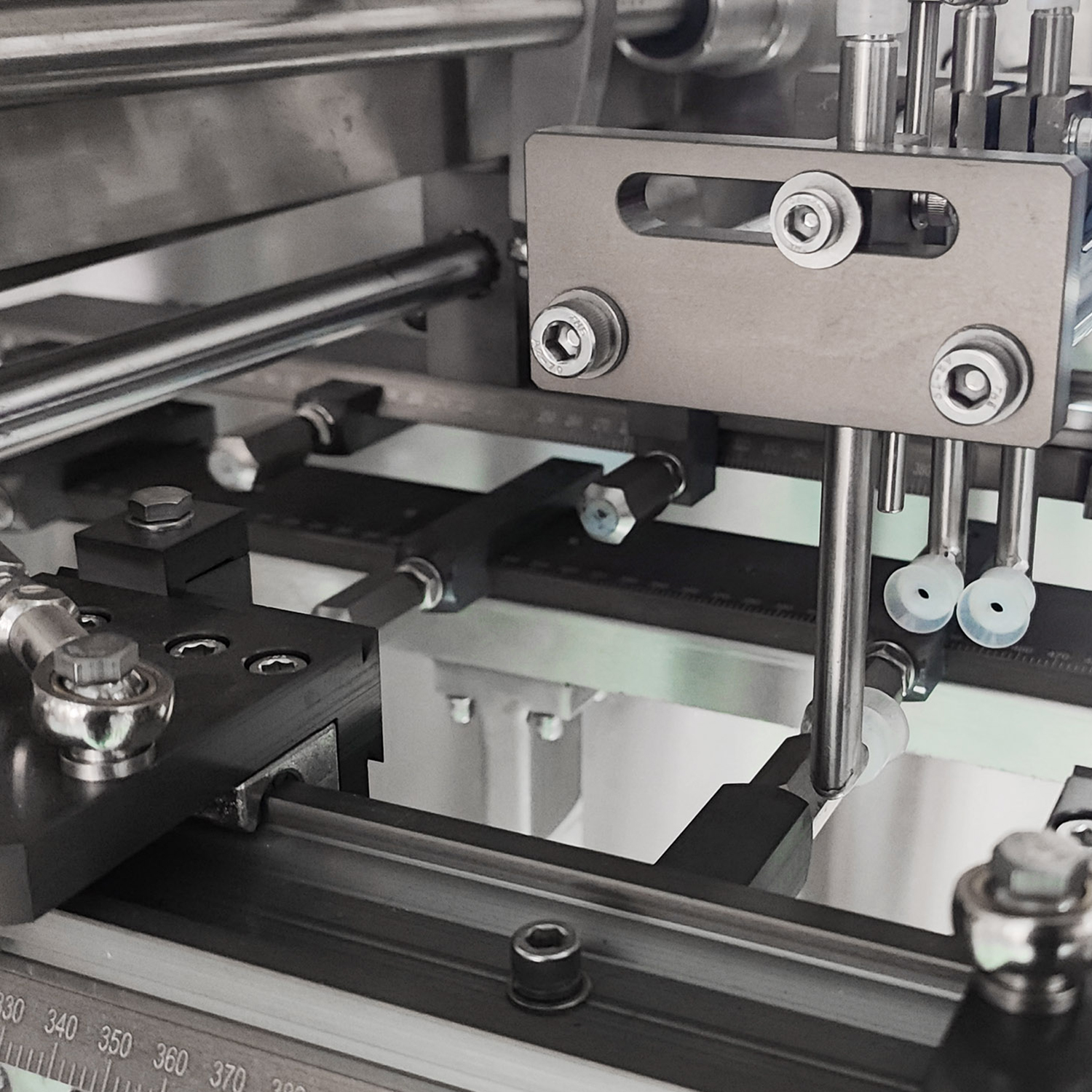 Fully automatic solid bag packaging machine production line