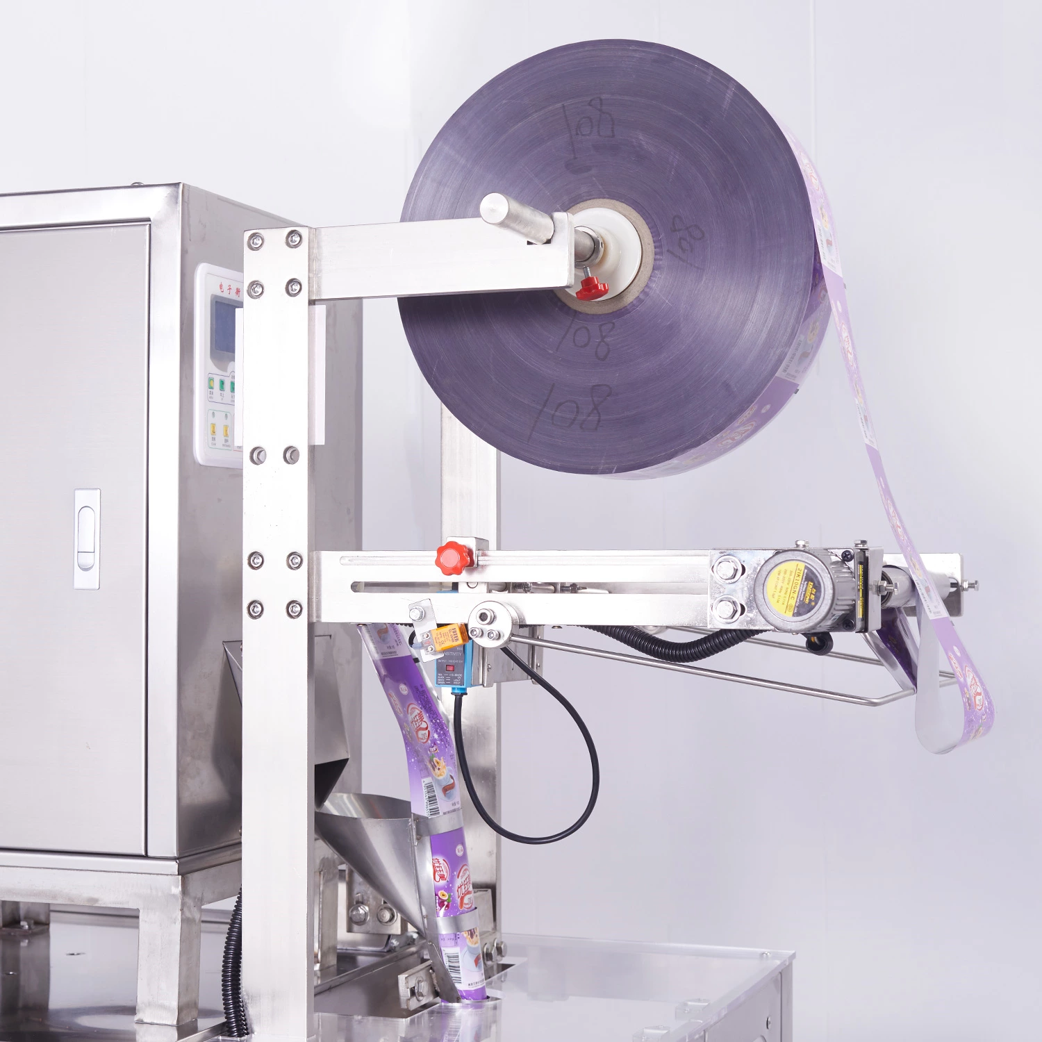 K-151AAU Reciprocating packaging machine with electronic scale