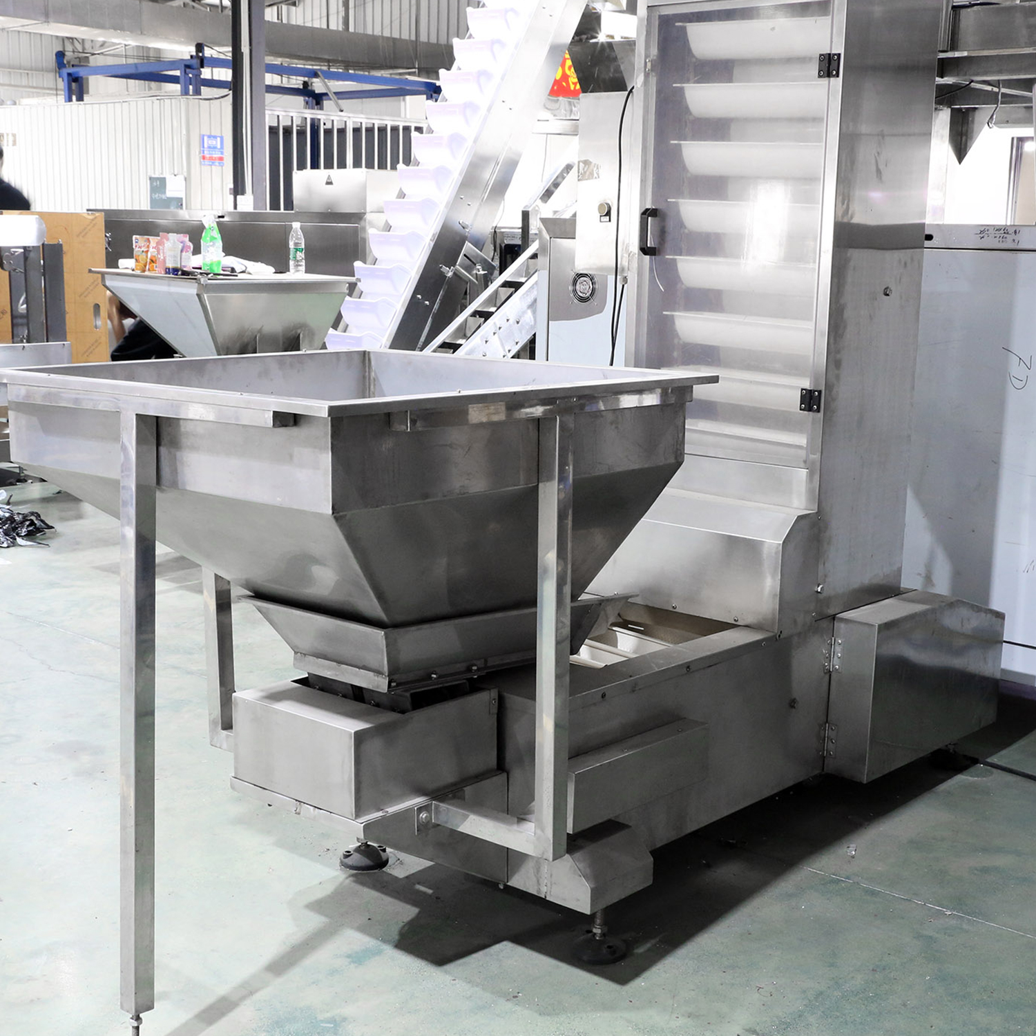 Fully automatic solid bag packaging machine production line