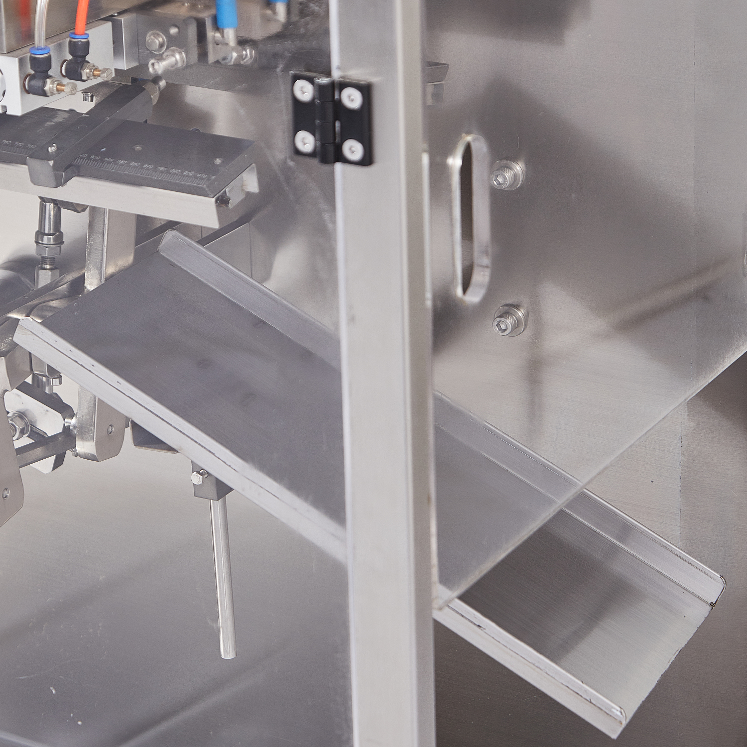 Horizontal premade bag powder packing machine with Auger conveyor